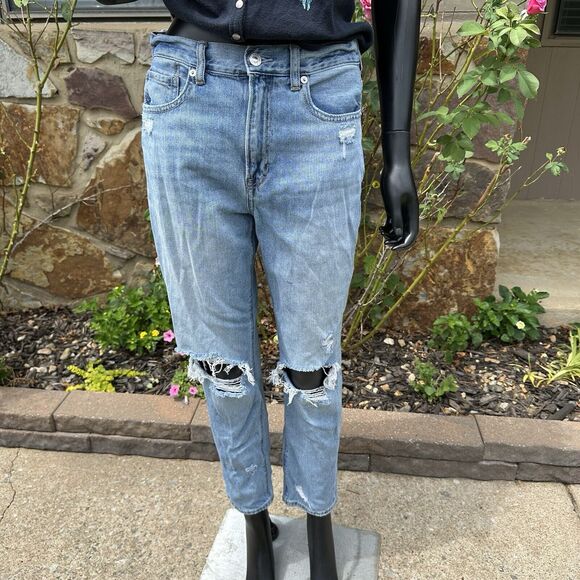 American Eagle Outfitters Denim - American Eagle Jeans Womens SIze 6‎ Mom Ripped Knees Medium Wash Straight Denim